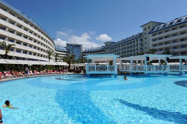 Side, Türkiye - 16 Nisan 2014: 5 yıldızlı lüks otel Crystal Admiral Resort Side. Popüler bir turistik yer.