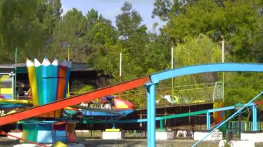 Moldova Chisinaua, sonbahar. Eğlence Parkı