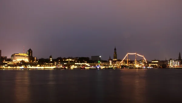 Gece Panoraması Oh Hamburg merkezi
