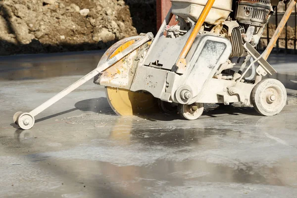 Corte de concreto molhado — Fotografia de Stock