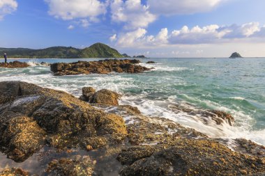Doğal taş ve blue sky adlı Lombok