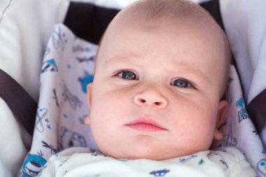 Küçük çocuk taşıma