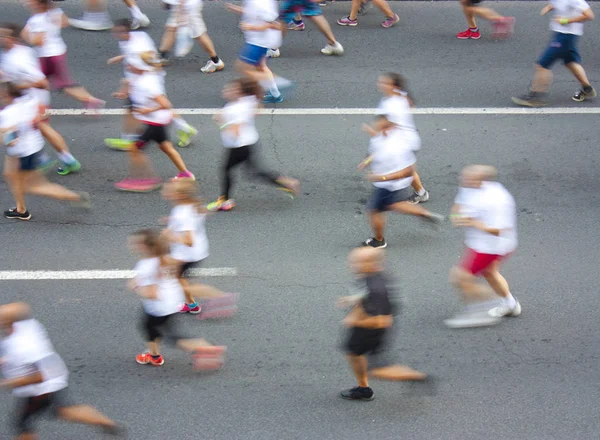 Cidade ruas meia maratona — Fotografia de Stock