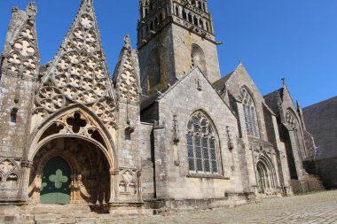 Notre Dame de Roscudon Pont-Croix içinde