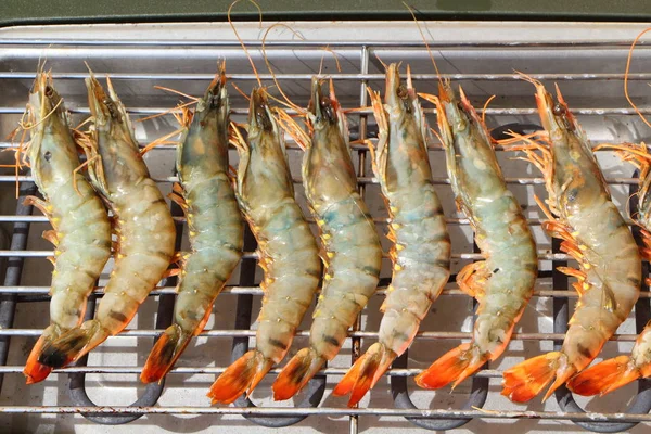 Prawns on electric barbecue