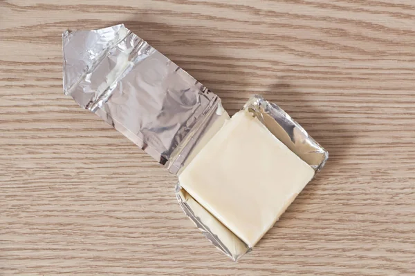 İşlenmiş peynir porsiyonu — Stok fotoğraf
