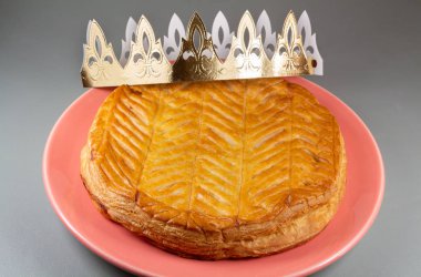 Fransız kral keki ve tacı