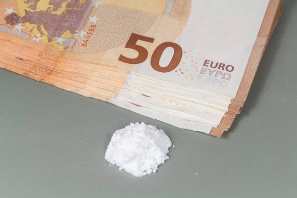 Billetes en euros y cocaína —  Fotos de Stock