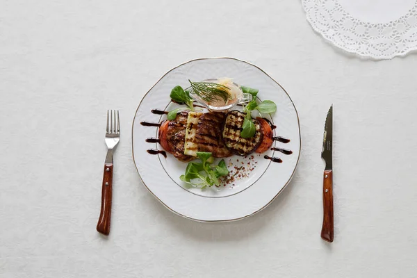 Organik üzerinden taze salata