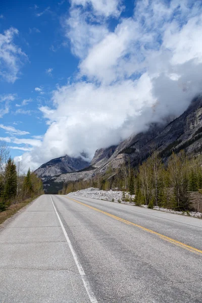 Weg naar op de rocky mountains — Stockfoto