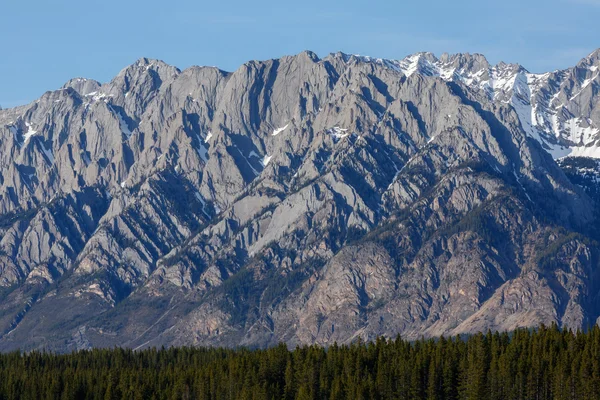 Montagne al lago inferiore Kananaskis — Foto Stock