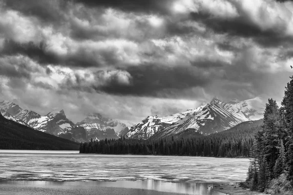 Atemberaubender Blick auf Blackcomb und Whistler Mountain — Stockfoto