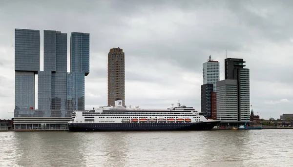 Vue sur le canal de Rotterdam — Photo