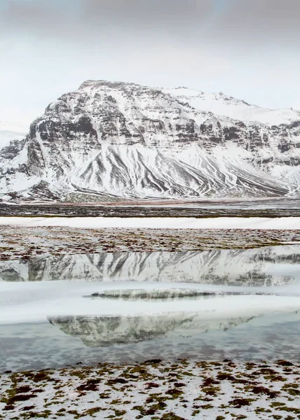 Bellissimo paesaggio ghiacciato — Foto Stock