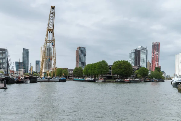 Blick auf Kanal in Rotterdam — Stockfoto