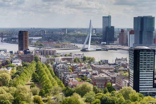 Oude centrum van de stad Dordrecht in Nederland — Stockfoto