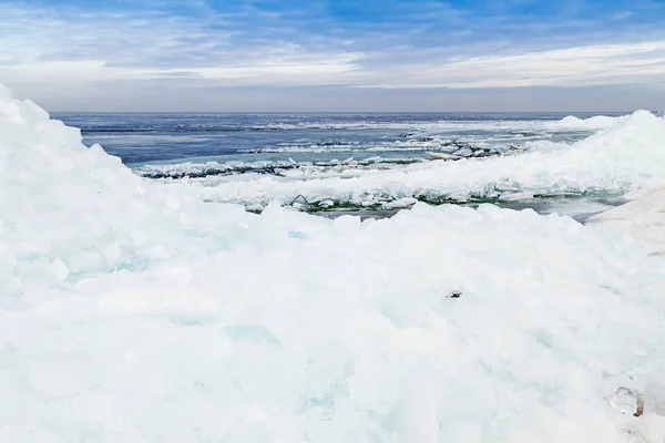 Schwimmendes und treibendes Eis — Stockfoto