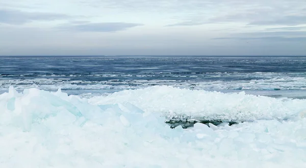 Gelo flutuante e à deriva — Fotografia de Stock