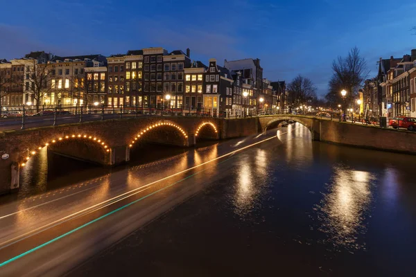 Noční Amsterdam city pohled — Stock fotografie