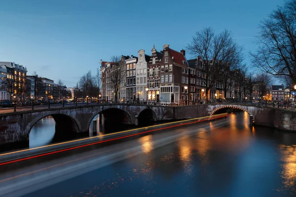 Міський пейзаж знамениті канали Амстердама — стокове фото