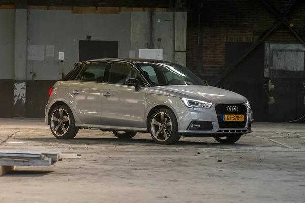 Спортбек Audi A1 S — стоковое фото