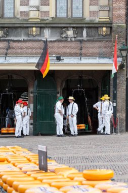 Ünlü Hollandalı peynir pazarı