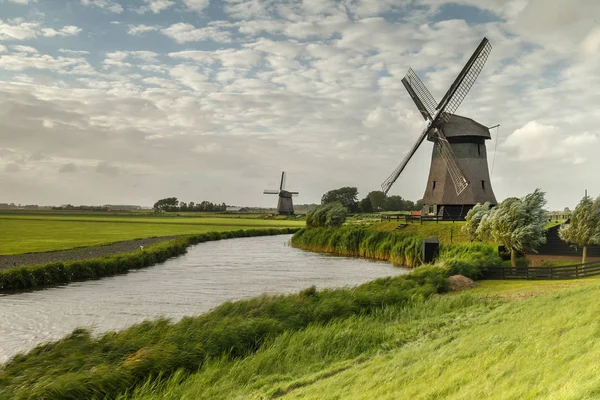Holland régi szélmalom — Stock Fotó