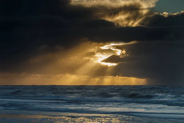 Sole di mezzanotte in Islanda — Foto Stock