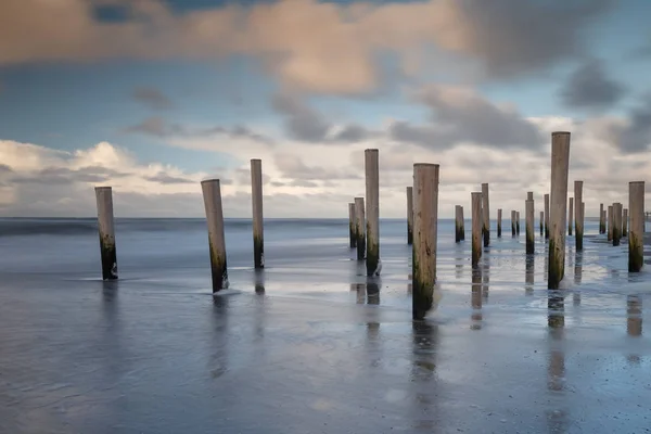 Polacy Holandii Plaży Petten Podczas Zachód Słońca Silny Wiatr Dzieło — Zdjęcie stockowe