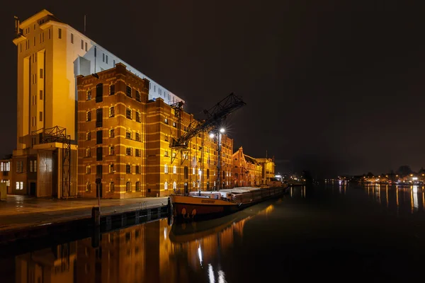 沃尔默荷兰12月21日 2017 老厂莱西在河边 Zaan 在傍晚时分 工厂仍在使用中 Zaanse Schans — 图库照片