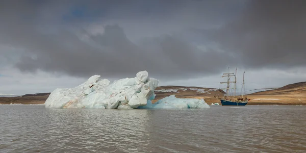 Айсберги Озере Байкал — стоковое фото