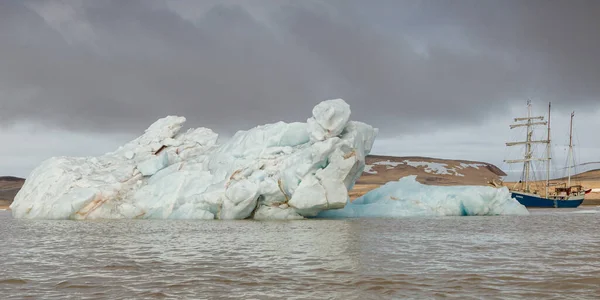 Iceberg Nella Neve — Foto Stock