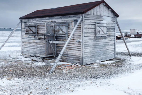 Kışın Ahşap Balıkçı Kulübesi — Stok fotoğraf