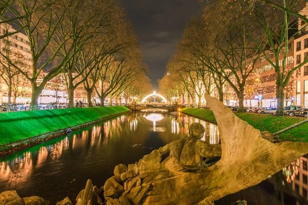  Dsseldorf ünlü Knigsallee.