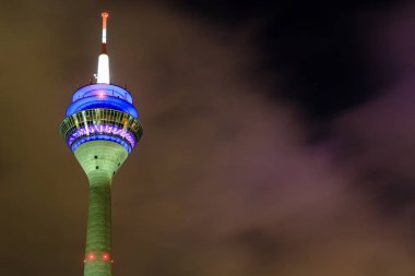 Düsseldorf'Televizyon Kulesi