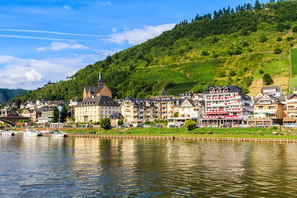 Uitzicht op de wijn stad Cochem aan de Moezel — Stockfoto