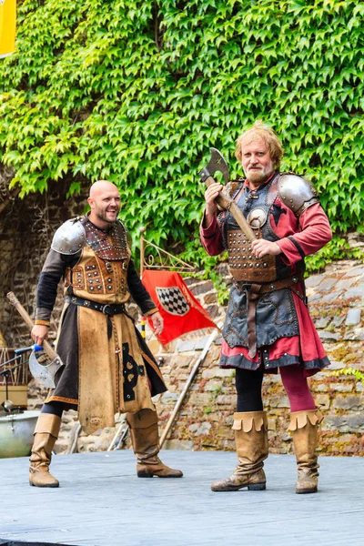 Cochem Castle Almanya'da Ortaçağ Festivali