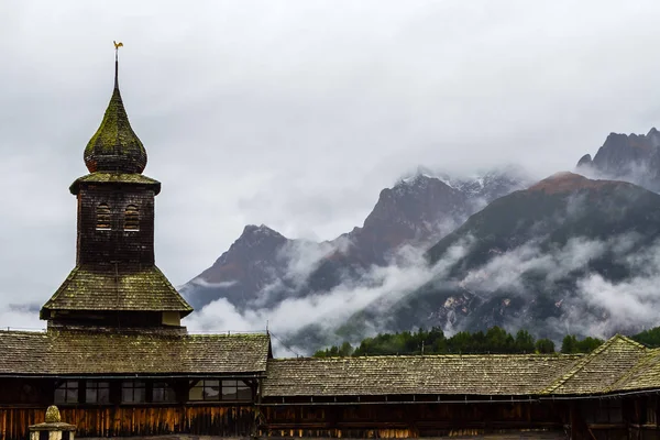 Kale Tarasp İsviçre. Grisons Kantonu