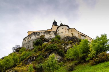 Scuol, İsviçre kantonu Grisons Castle Tarasp