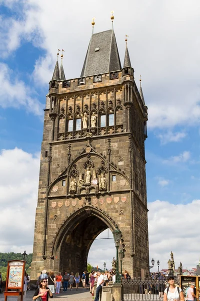 旧市街橋塔プラハ、チェコ共和国での表示します。08.08.2017 — ストック写真