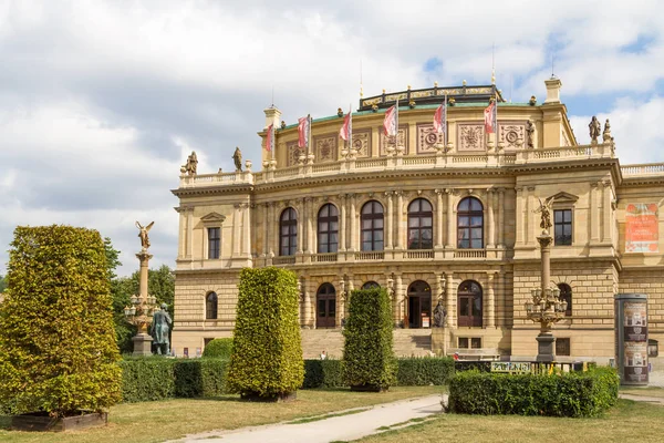 Concerto e galeria de construção Rudolfinum em Praga, República Checa . — Fotografia de Stock