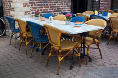 Belçikalı Restoran tablolarda.