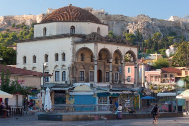 Monastiraki Meydanı'nda eski Tzistarakis Osmanlı Camii