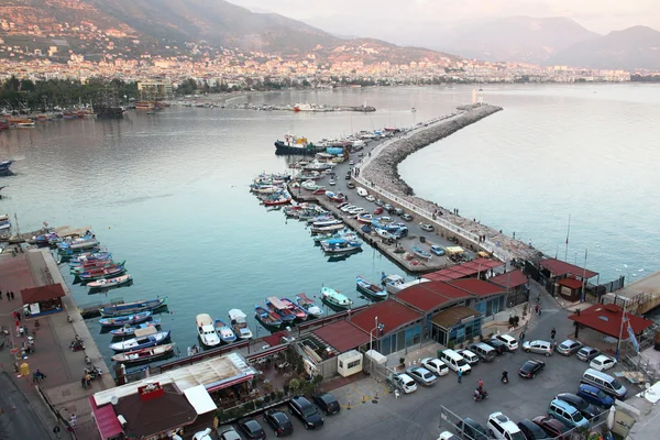 Vista otoñal del antiguo puerto de Alanya. Turquía . — Foto de Stock