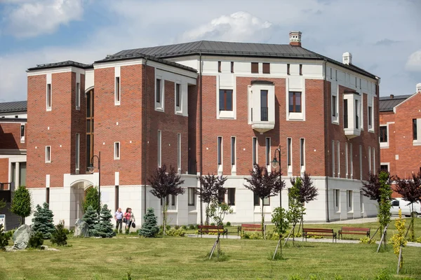 Sanctuaire à Lagiewniki. Le centre du Pape Jean-Paul II . — Photo