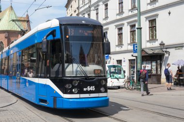 Bombardier Ngt6 Krakow tarihi bölümünde tramvay.