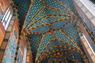 Tavan iç Krakow bir ortaçağ Gotik St Mary Kilisesi. 