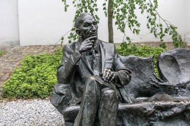 Lehçe diplomat Jan Karski heykeli