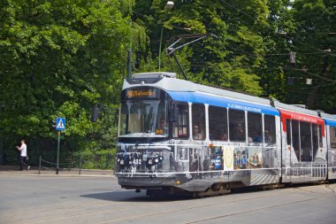  Tramvay Bombardier-Rotax/Mpk Eu8n Krakow tarihi bölümünde.