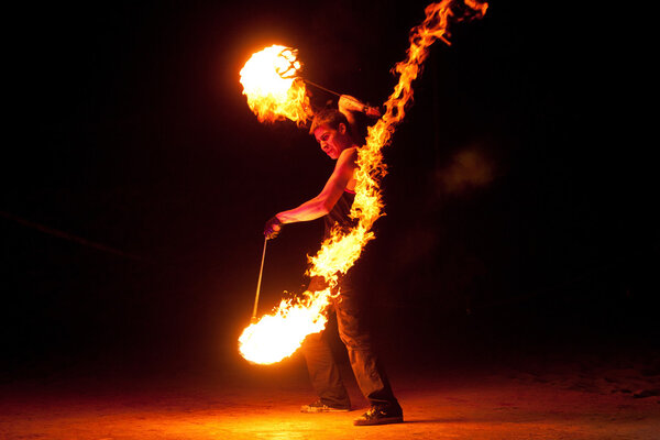 The unknown artists demonstrate the fire show